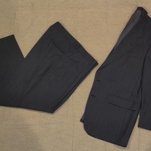 Men's Hart Schaffner Dark Gray Suit w Pinstripes